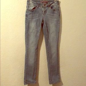 Delia’s Jayden style jeans light medium wash